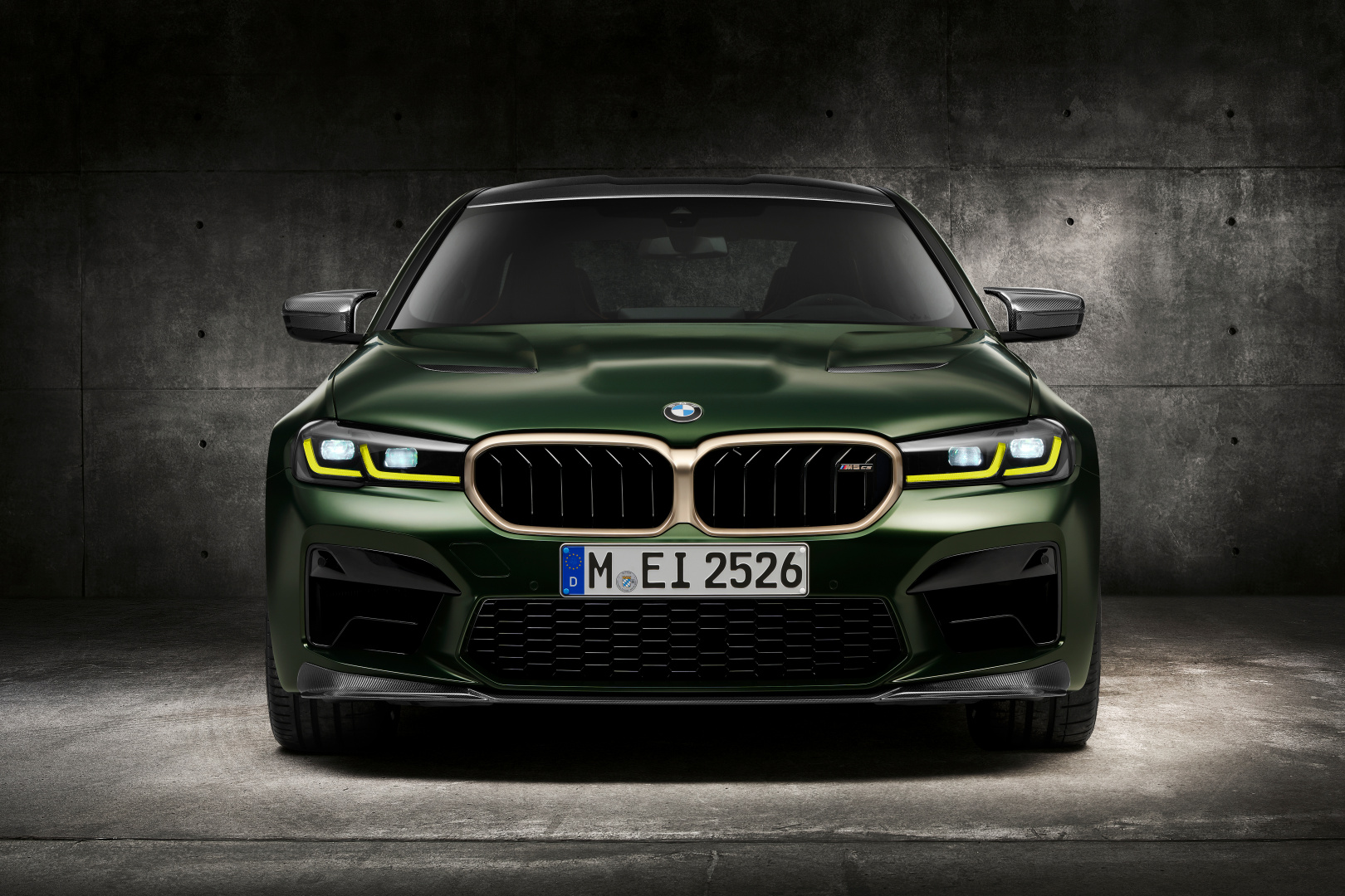SMALL_P90411349_highRes_the-new-bmw-m5-cs-st